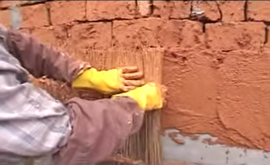 土埆厝的製作過程紀錄片-抹壁